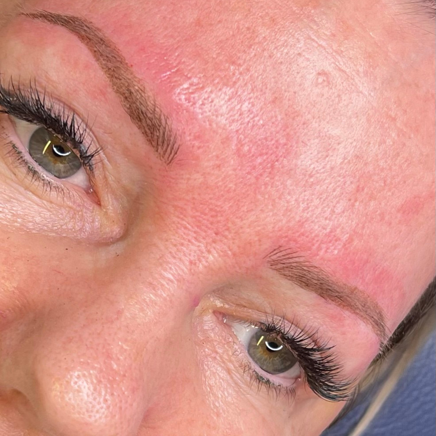 Permanent makeup brows